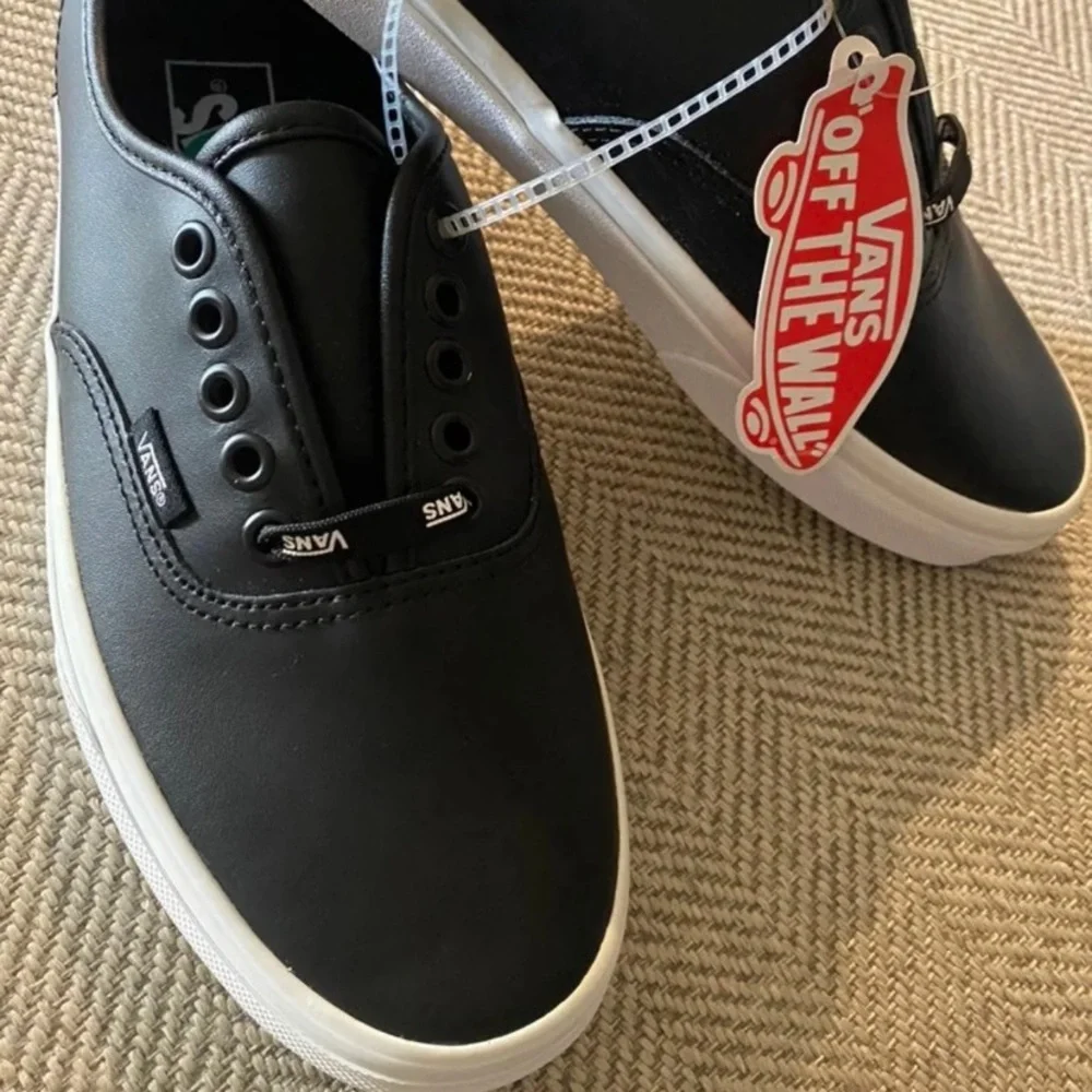 Vans - Picture 1 of 2